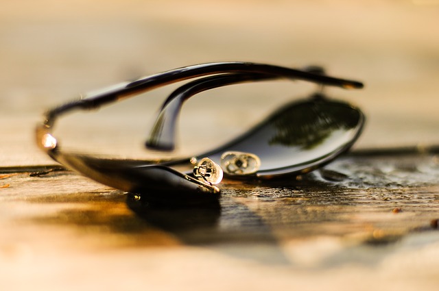 This is What Your Sunglasses Really Do to Your Eyes ( And The