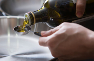 4 Eye-Opening Reasons To Never Cook with Olive Oil