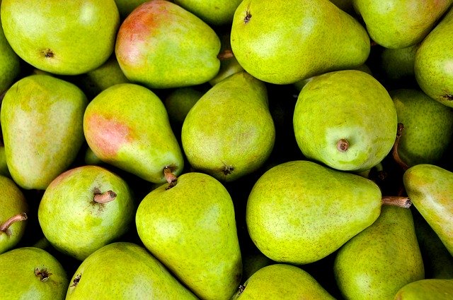 what-pears-do-to-your-body-living-traditionally